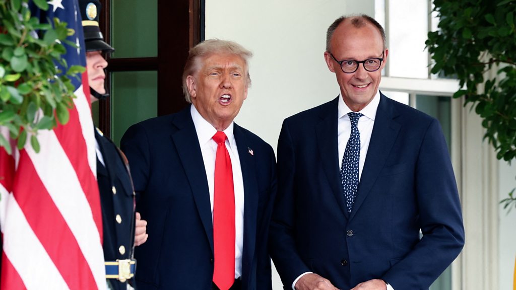 Artimuosiuose Rytuose siaučiant karui, Vokietijos kancleris susitiks su Donaldu Trumpu