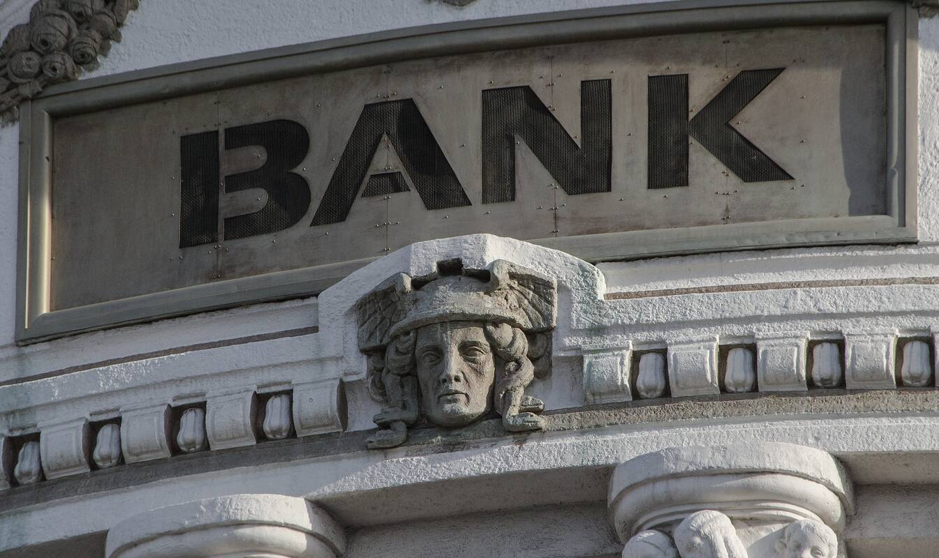 Latvijos bankų pelnas pernai sumažėjo trečdaliu.