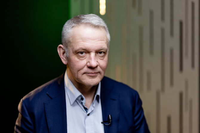 AKIS Į AKĮ su Arūnu Valinsku. Svečiuose – Eligijus Masiulis.