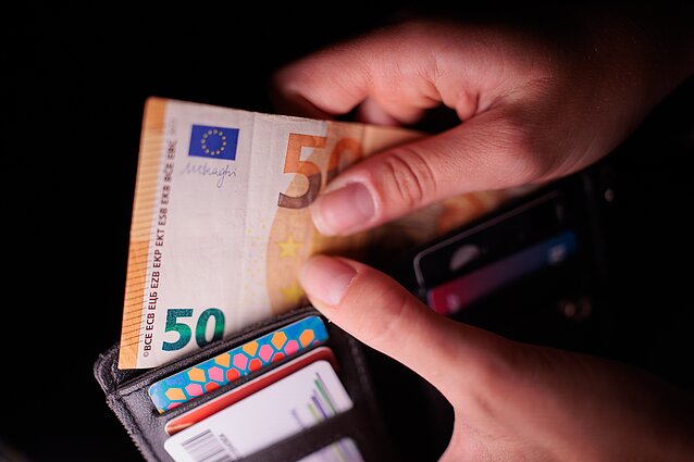 Ekonomistai: jei karas Irane užsitęs, Lietuva taps viena brangiausių šalių ES.