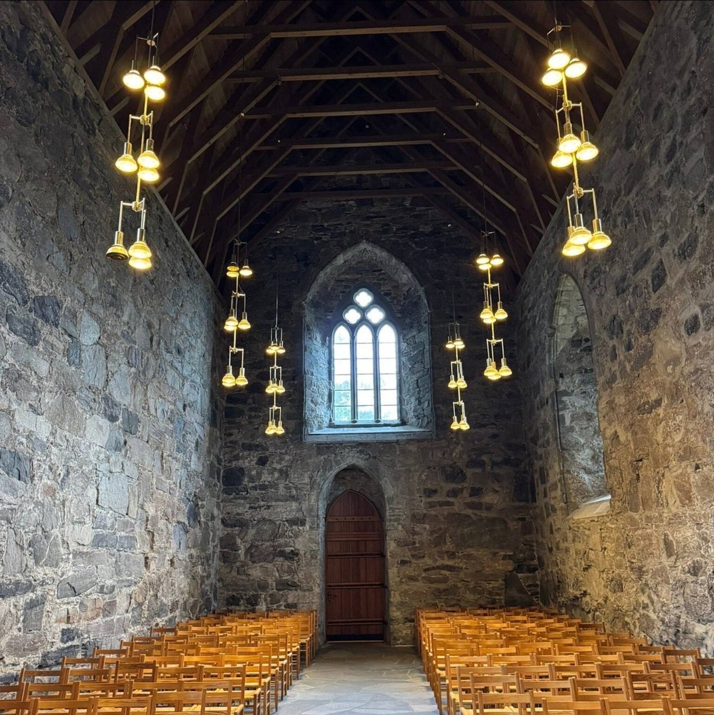 Utstein vienuolynas vieta, kur tyla kalba garsiau už žodžius.