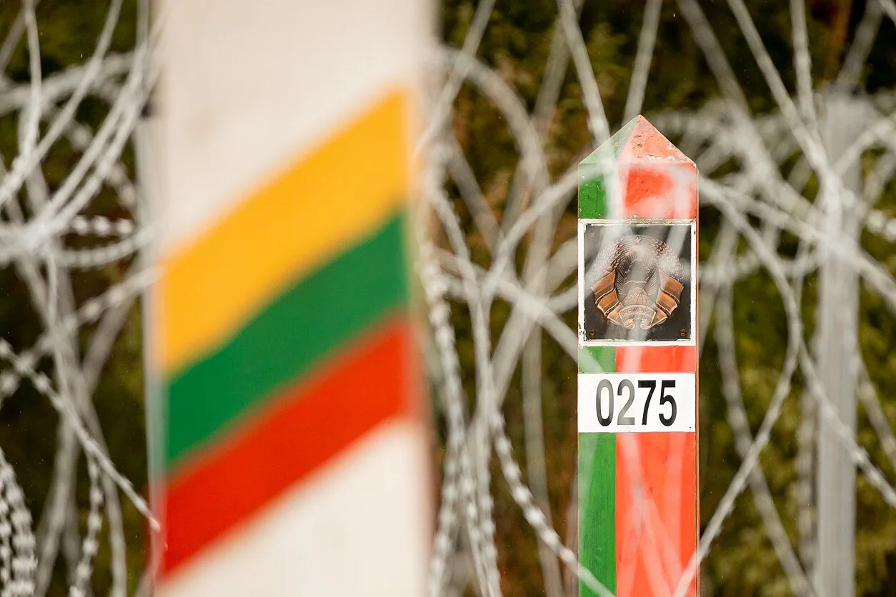 Prasmės atkurti santykių su Baltarusija nematantis politologas: taptume režimo sugėrovais