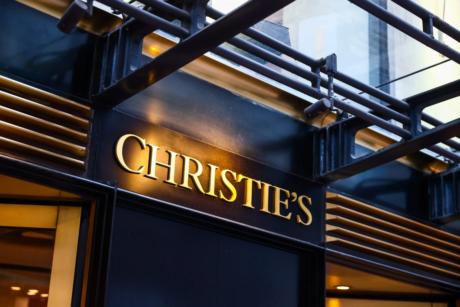 Neįtikėtinas šansas Paryžiuje: už 100 eurų galite tapti meno savininku