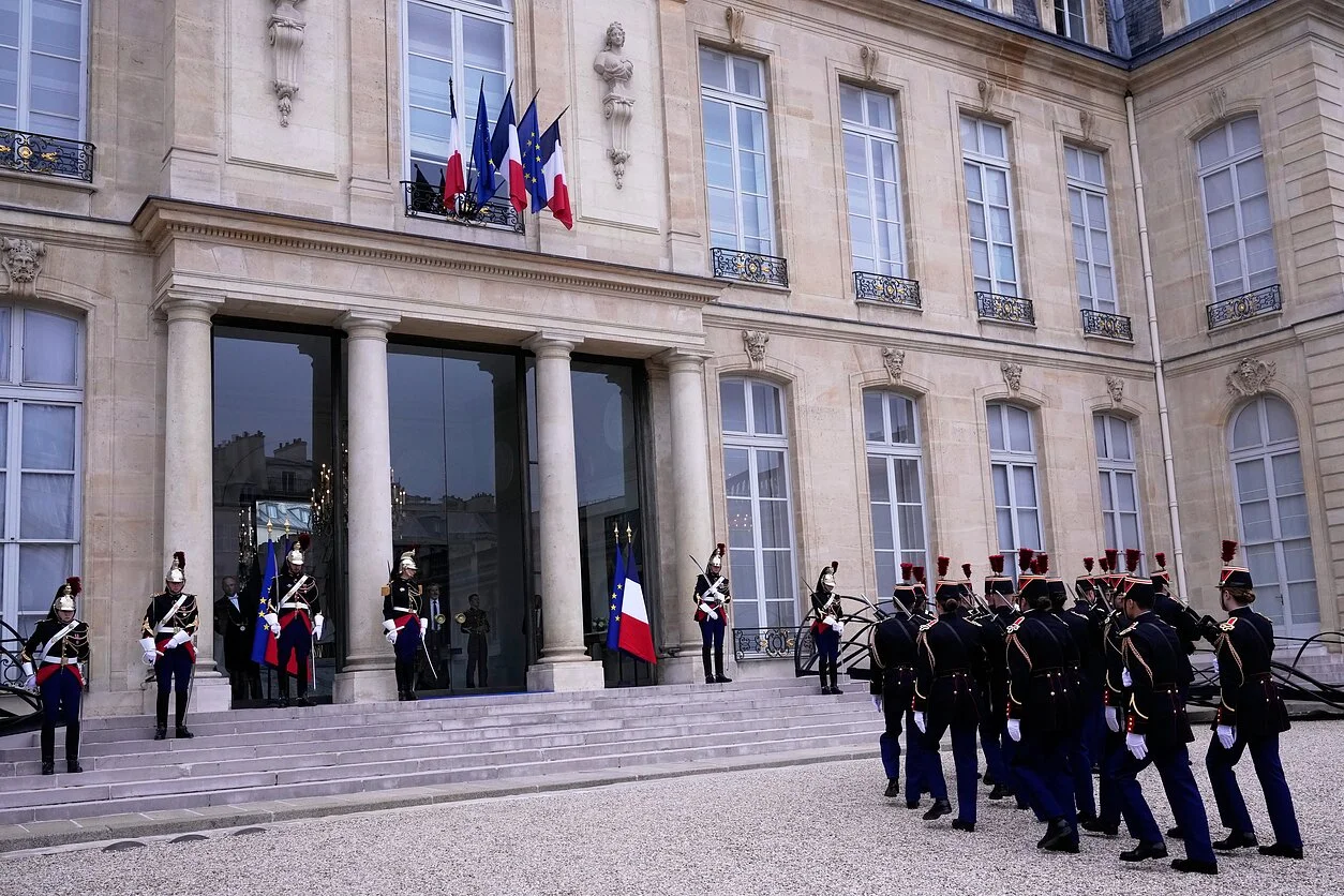 Prancūzijos tyrėjams neleista patekti į Eliziejaus rūmus