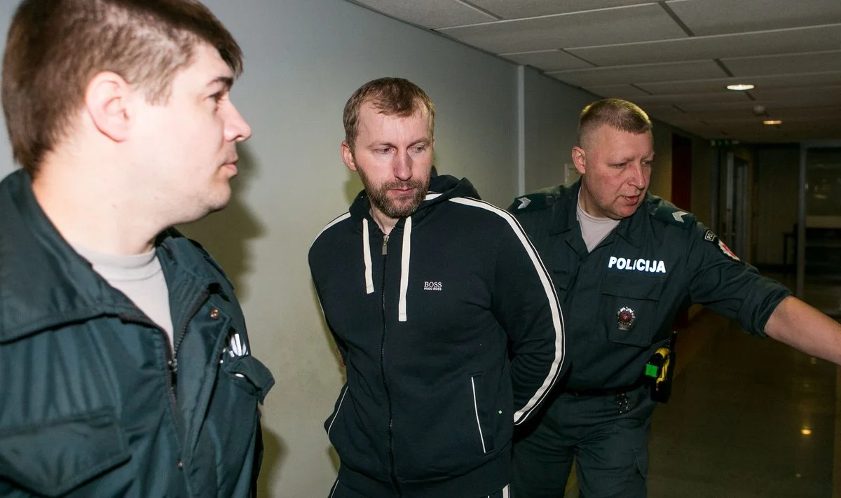 Kontrabandos šulas savęs nesaisto tylėjimo įžadais.Skęstančių įtakingų politikų gelbėjimas, pačių skęstančiųjų reikalas.