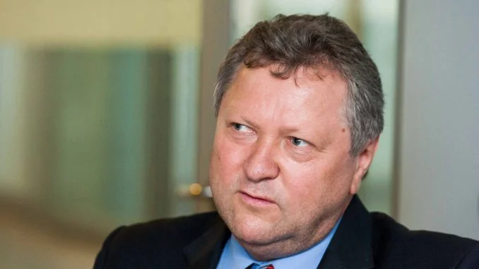 Starkevičius pripažino kyšį , tik ore kabo klausimas: savo noru ar prispaustas įrodymų,o gal sąžinės?