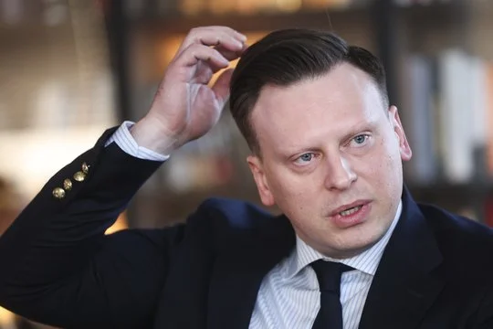 Vilniaus mero V. Benkunsko iniciatyvos kad lietuvių kalbos mokėjimas sostinėje taptų prioritetu.Ar ne per vėlu?