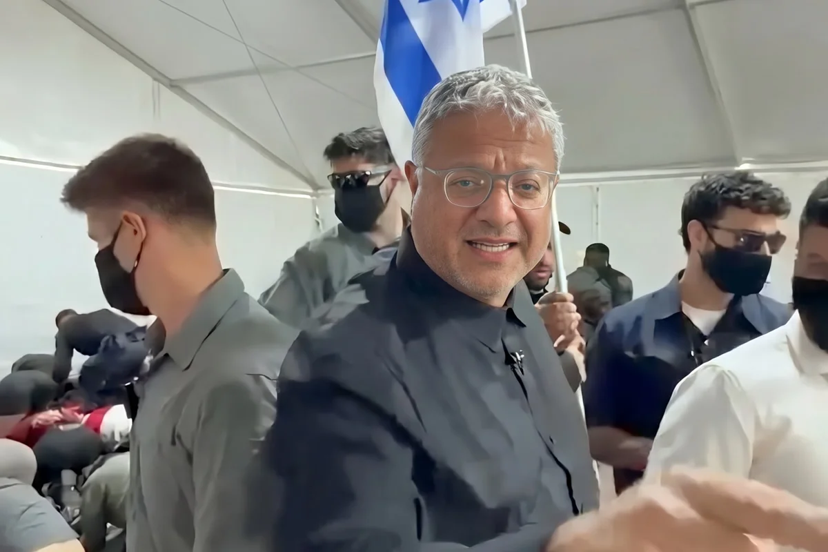 Lenkija siekia uždrausti Izraelio ministrui atvykti į šalį . Ar kitos šalys paseks Lenkijos pavyzdžiu?