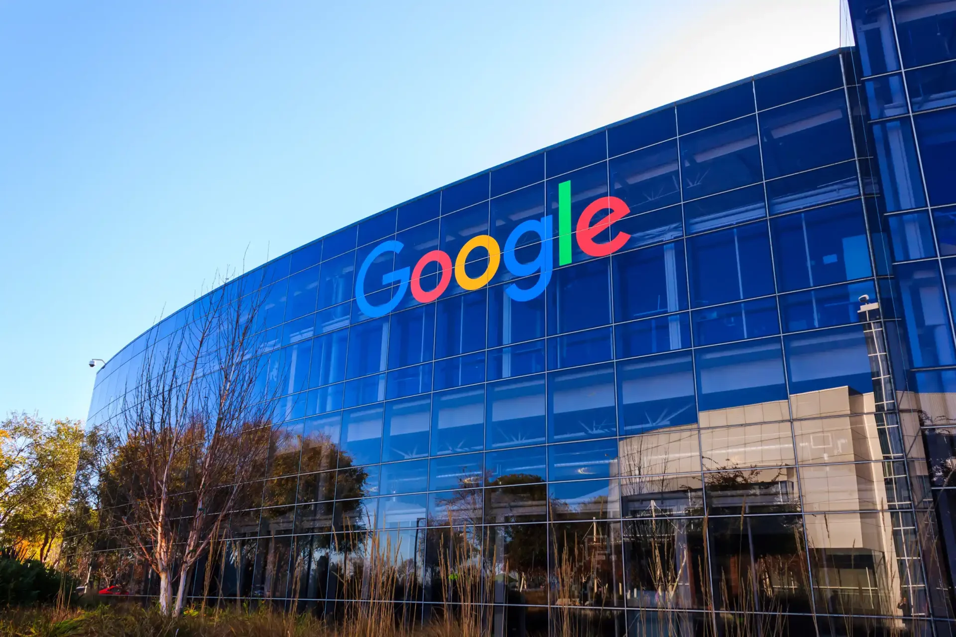 „Google“ parodė ateitį: telefonai netrukus patys atliks užduotis už jus