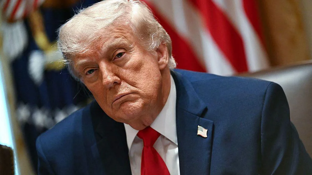 JAV teisėjas įpareigojo pašalinti Trumpo vardą iš Kenedžio centro
