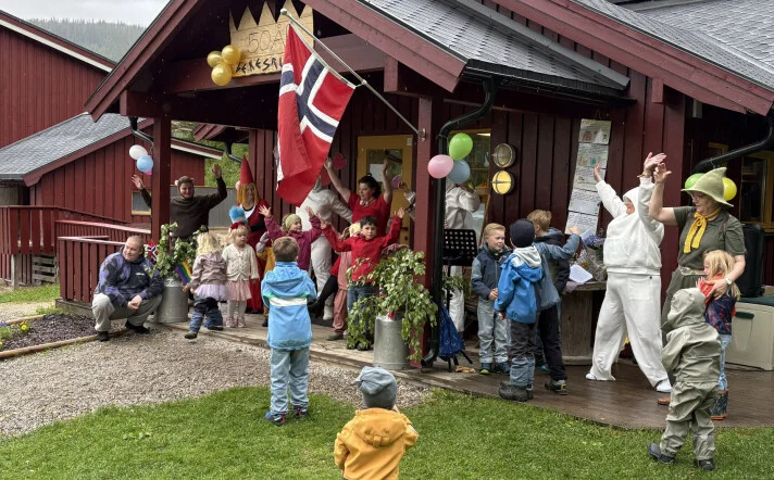 Barnehage ir mokyklos Norvegijoje: ką žinoti tėvams (2026)