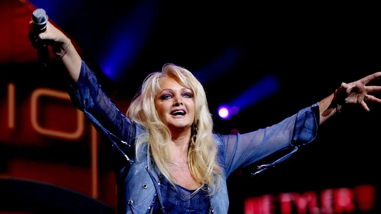 Mirė pasaulinė  muzikos ikona Bonnie Tyler