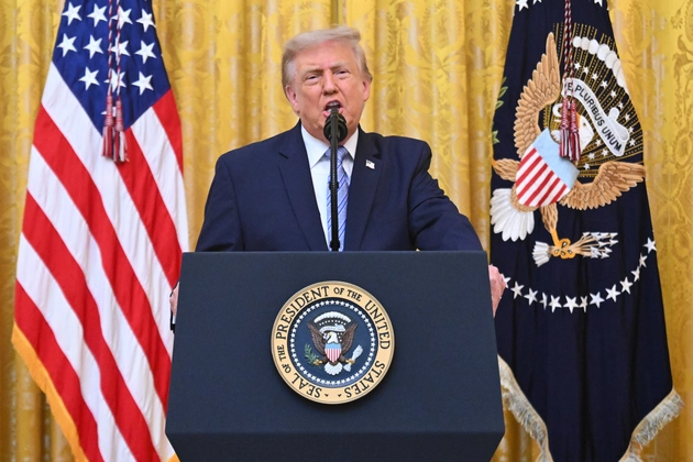 Donald Trump žada didžiules ekonomines pasekmes Iraną remiančioms šalims
