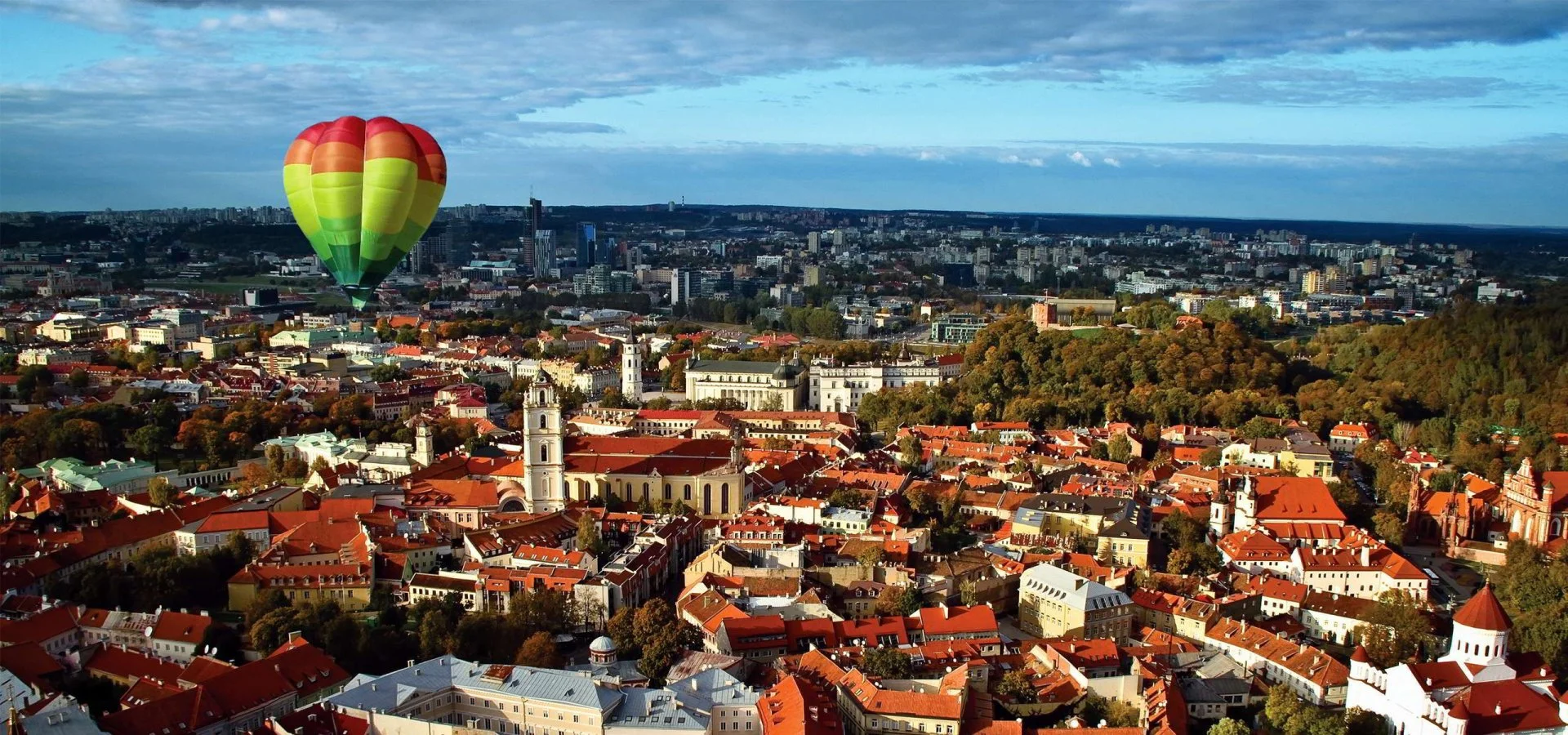 Kuo šiandien gyvena Lietuva: dronas be įspėjimo, 800 milijonų šeimoms ir audros sąskaita