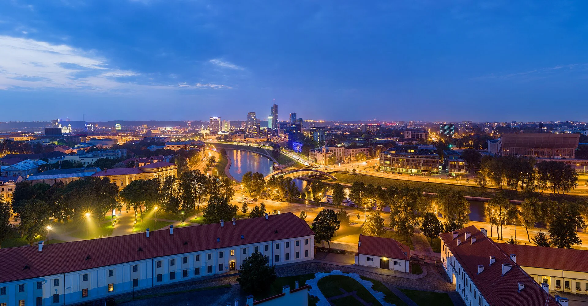Kainos kyla, skambėjo sirenos, o diasporai – nauja viltis dėl pilietybės