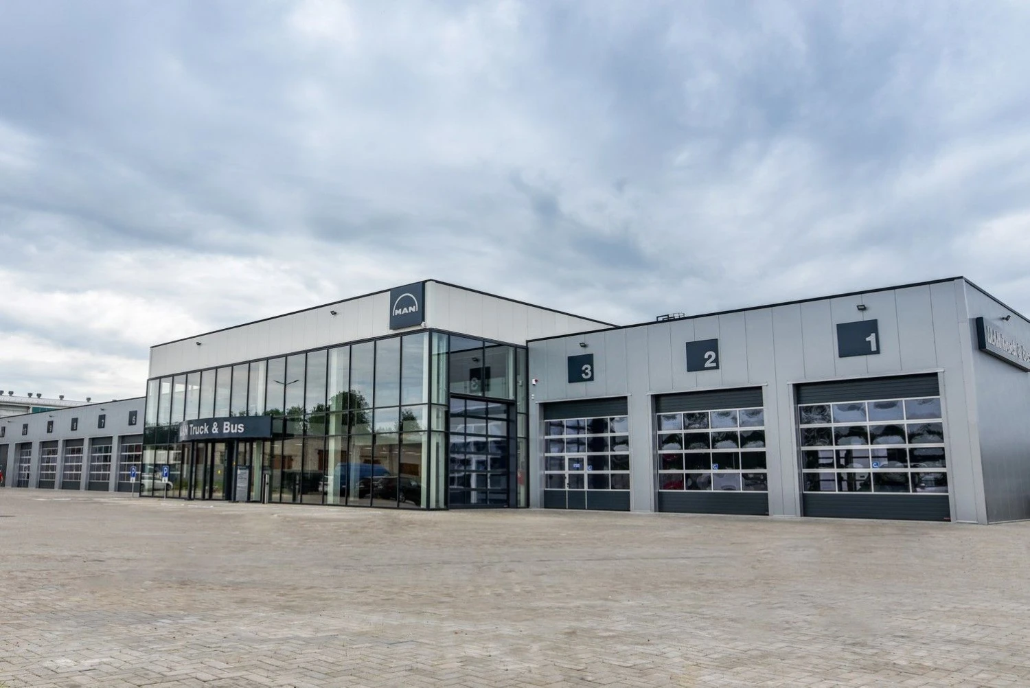 Oficialus atstovas – dar ne garantija: dvi automobilių pirkėjų istorijos ir ko iš jų pasimokyti