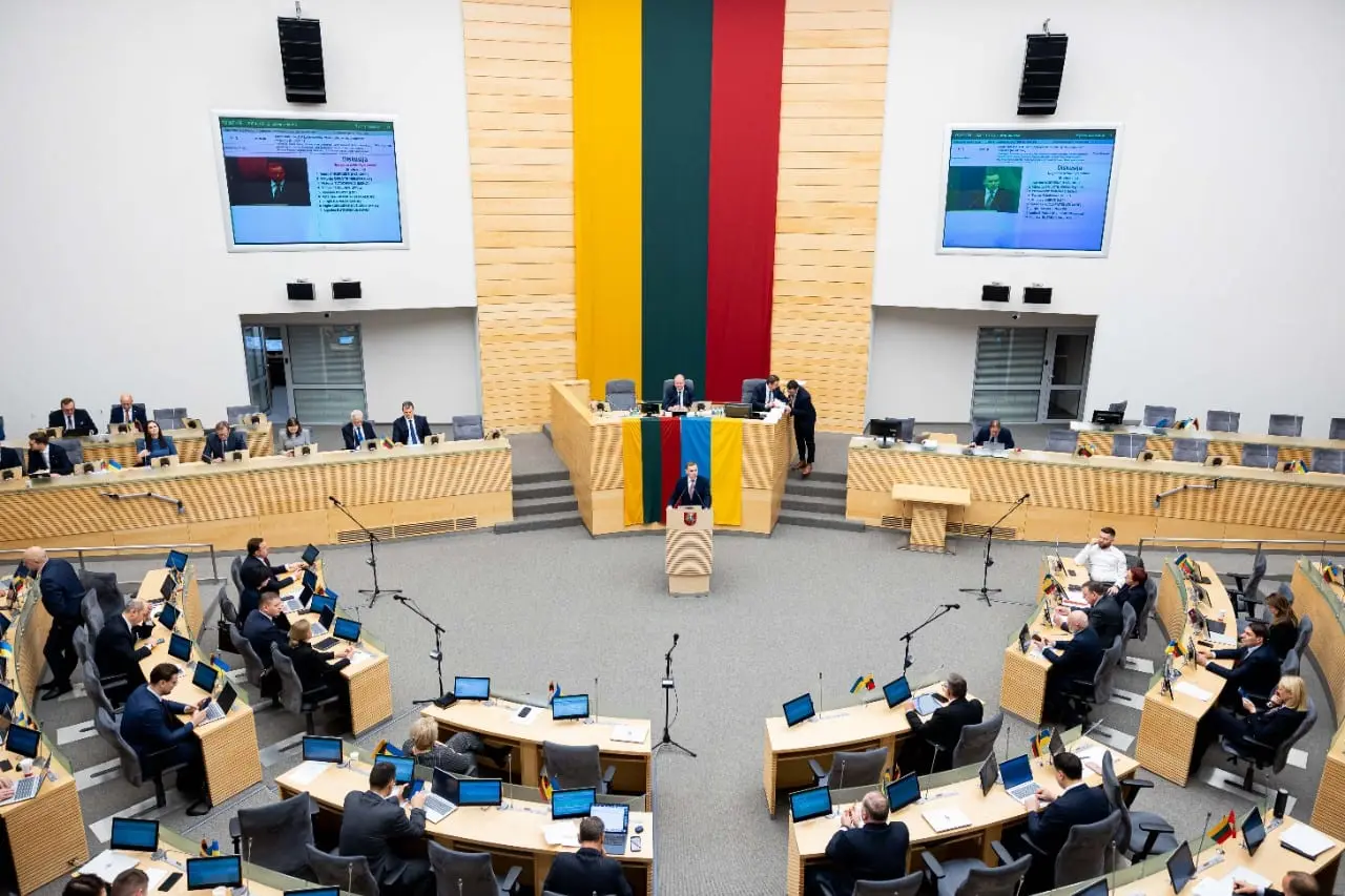 Konstitucijos pataisa, krentantys reitingai ir brangstanti žiema